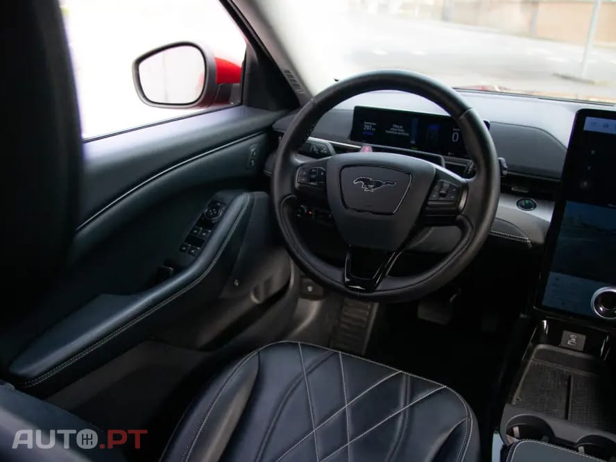 Ford Mustang Mach-E Standard