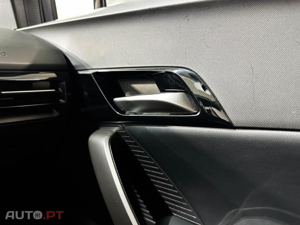 MG MG4 77 kWh Extended Range Luxury