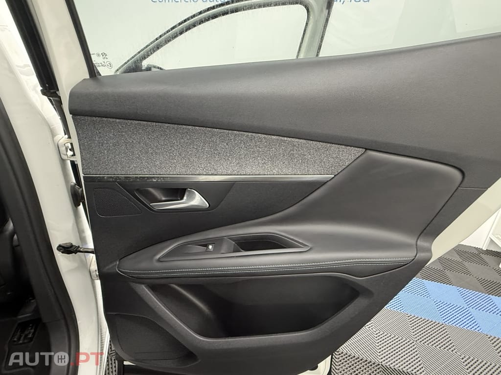 Peugeot 3008 1.2 PureTech Allure Grip Control EAT6