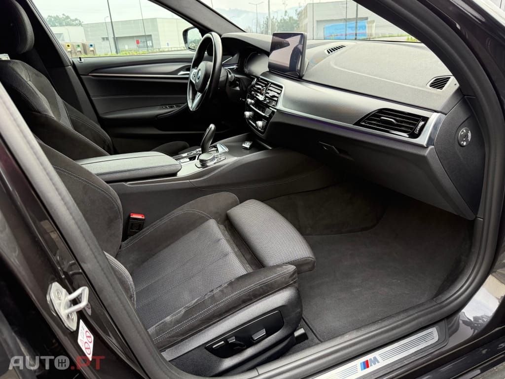 BMW 530 e Pack Desportivo M