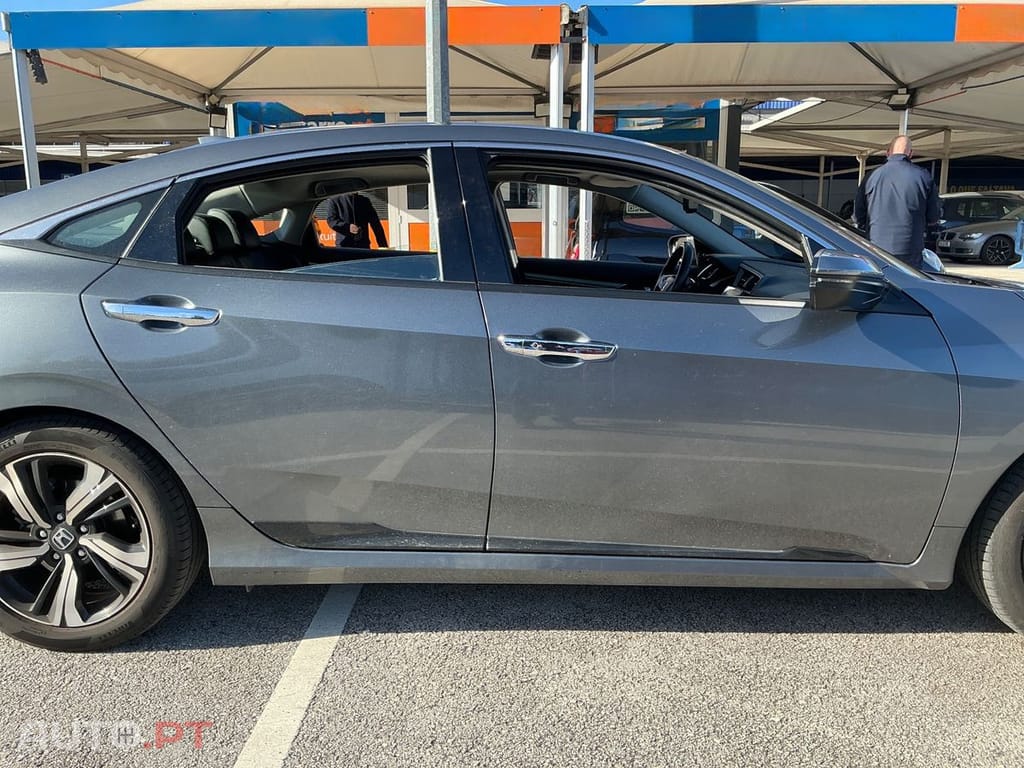 Honda Civic 1.5 i-VTEC Executive CVT