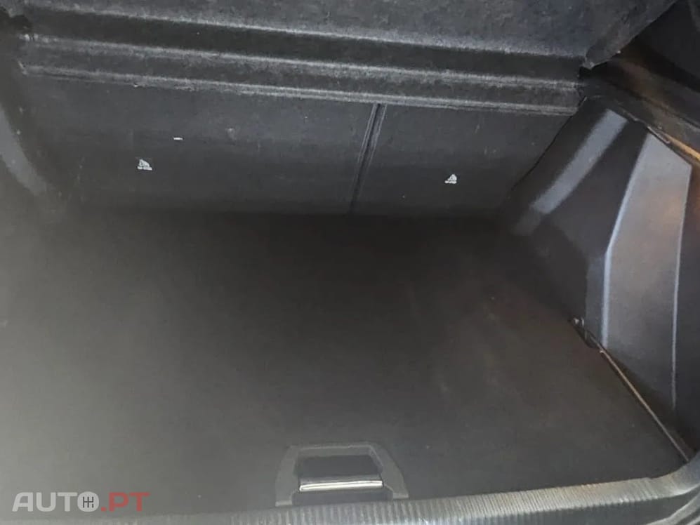 Peugeot E-2008 50 kWh Allure Pack