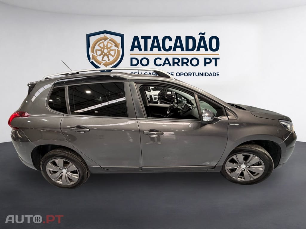 Peugeot 2008 1.2 e-VTi Style