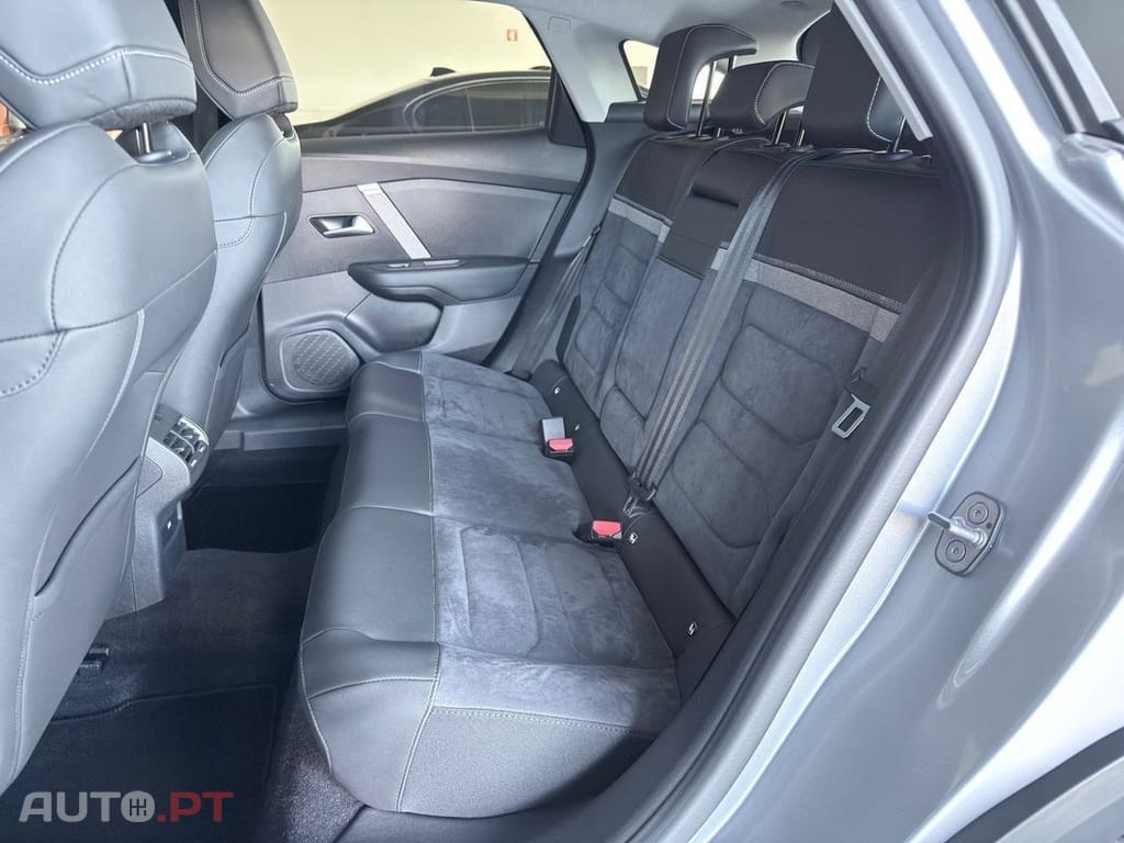 Citroen C4 1.2 PureTech Max EAT8