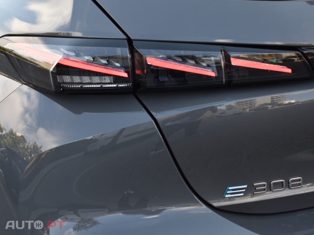 Peugeot E-308 54 kWh GT