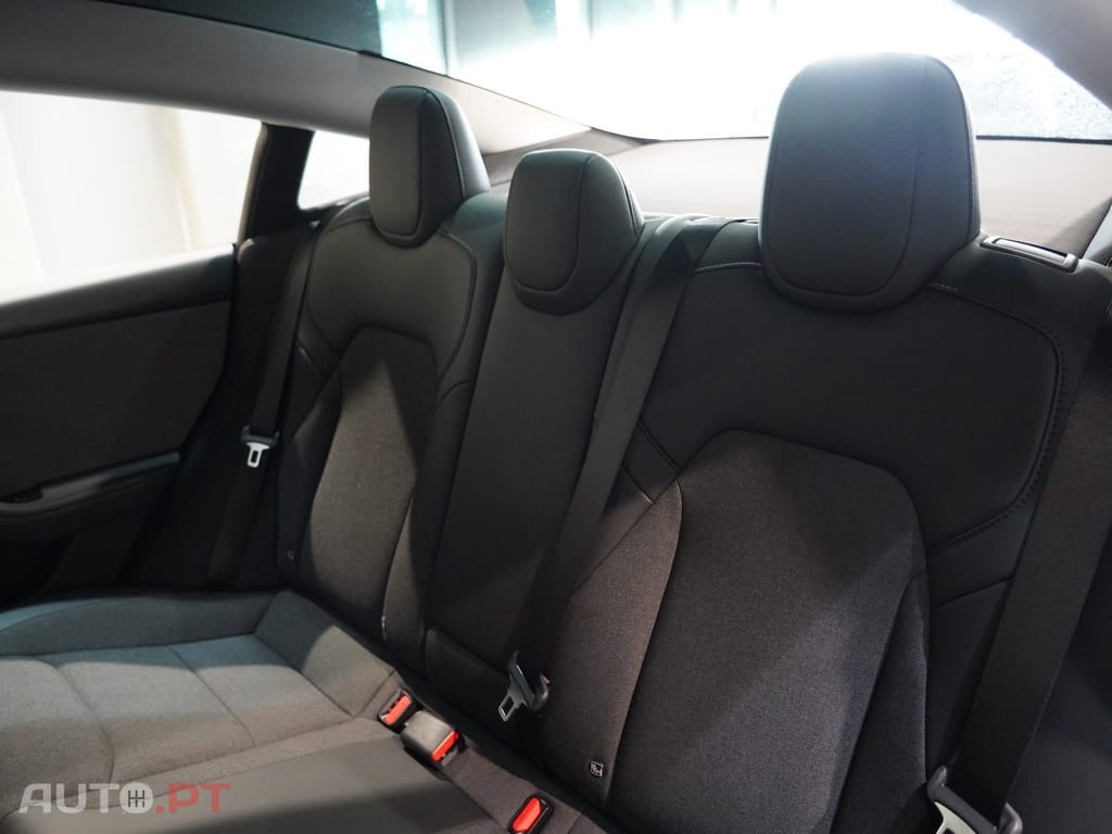 Tesla Model 3 Tração Traseira