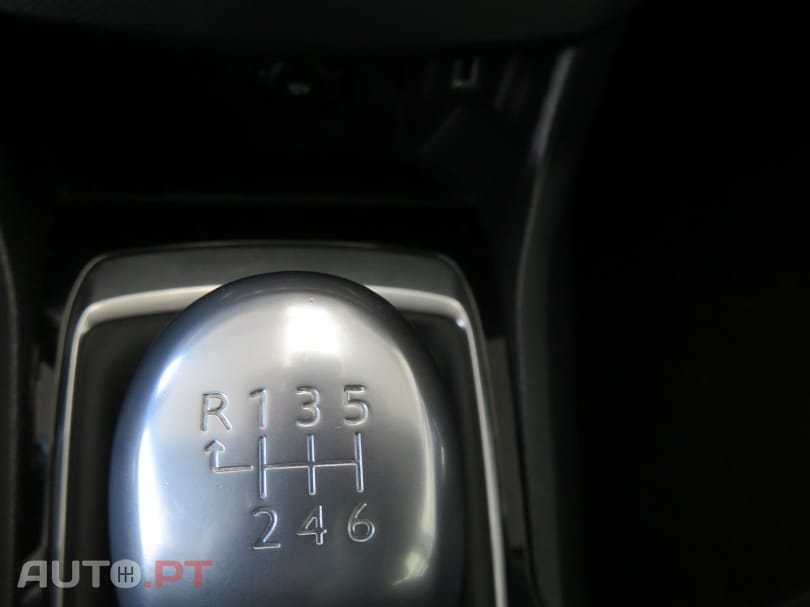 Peugeot 308 1.5 BlueHDi Business Line