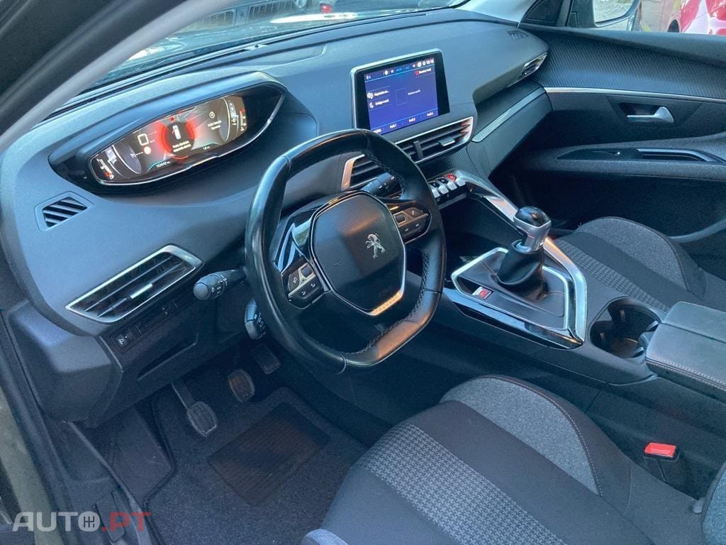 Peugeot 5008 1.5 BlueHDi Allure