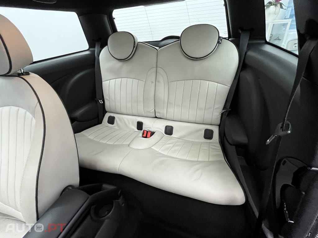 MINI Cooper John Cooper Works
