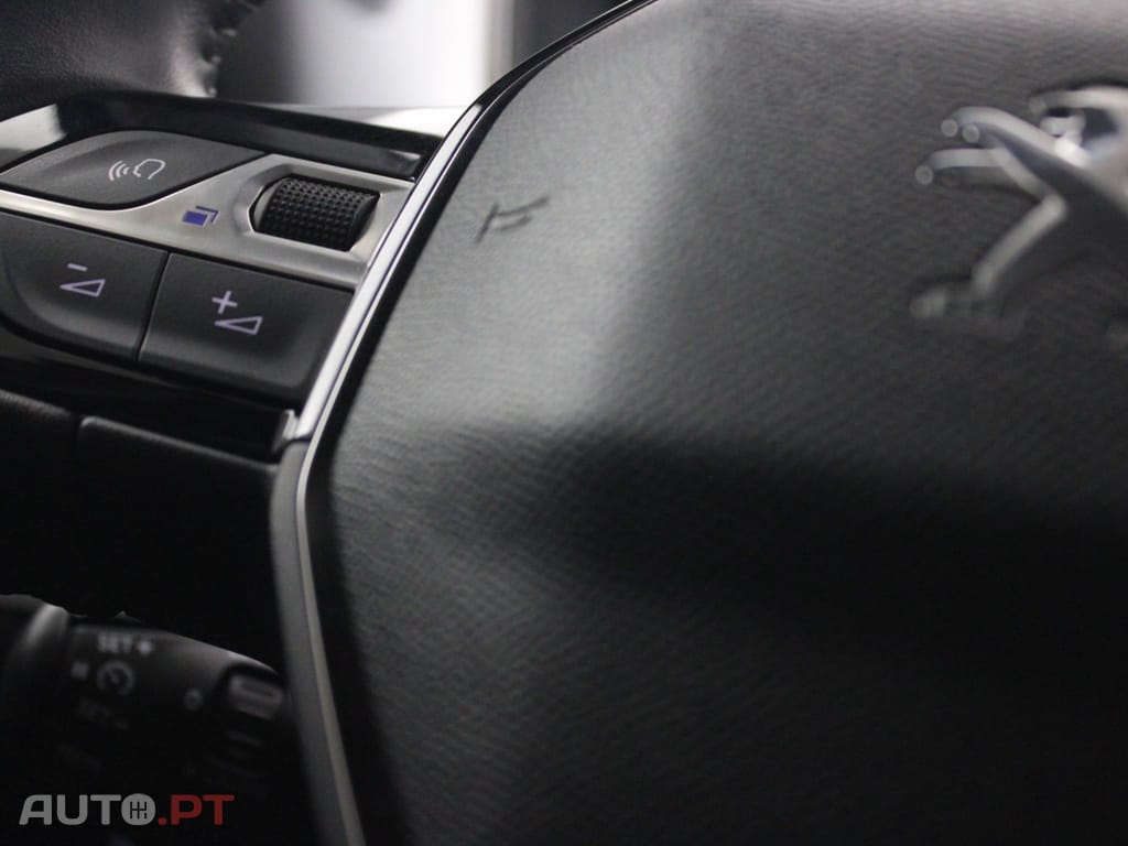 Peugeot E-2008 ALLURE PACK