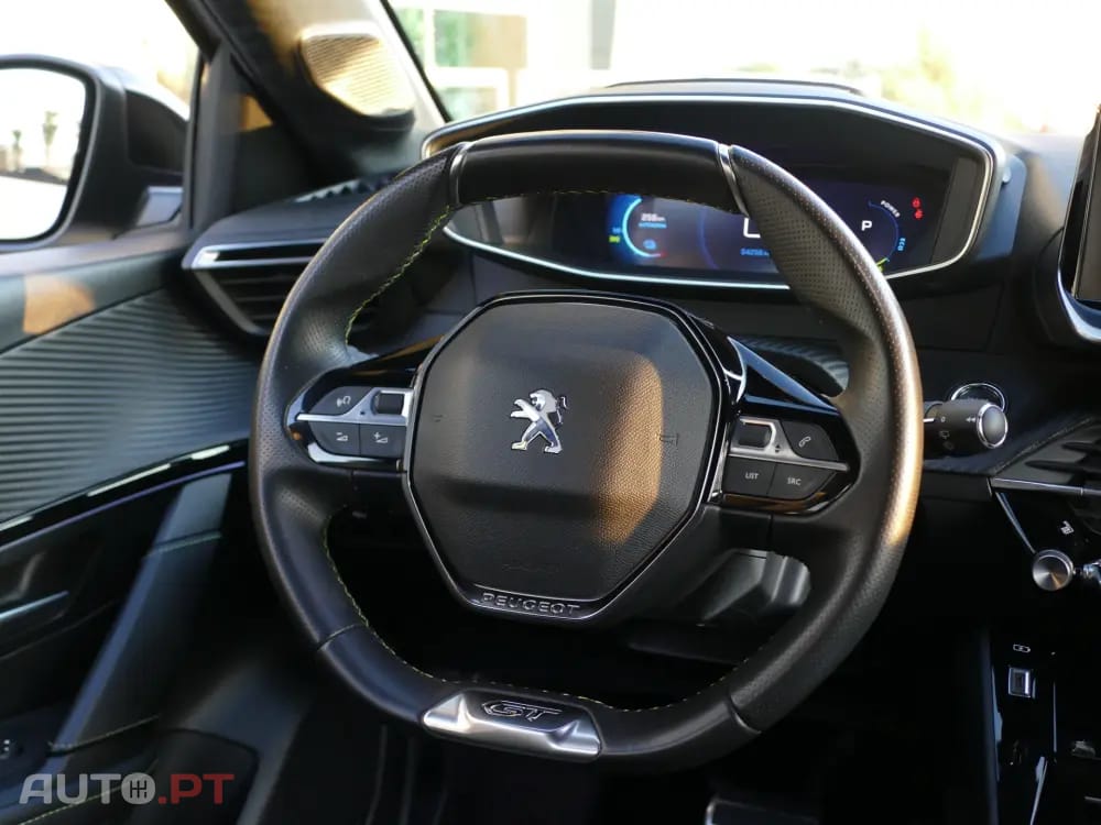 Peugeot E-208 50 kWh GT