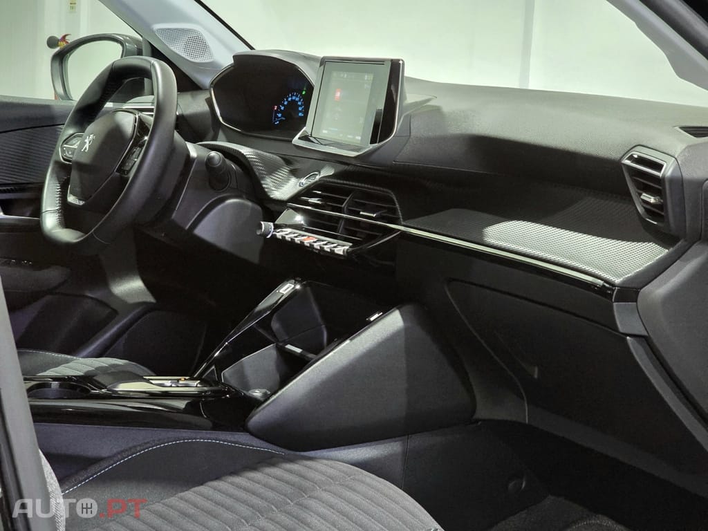 Peugeot E-208 50 kWh Style