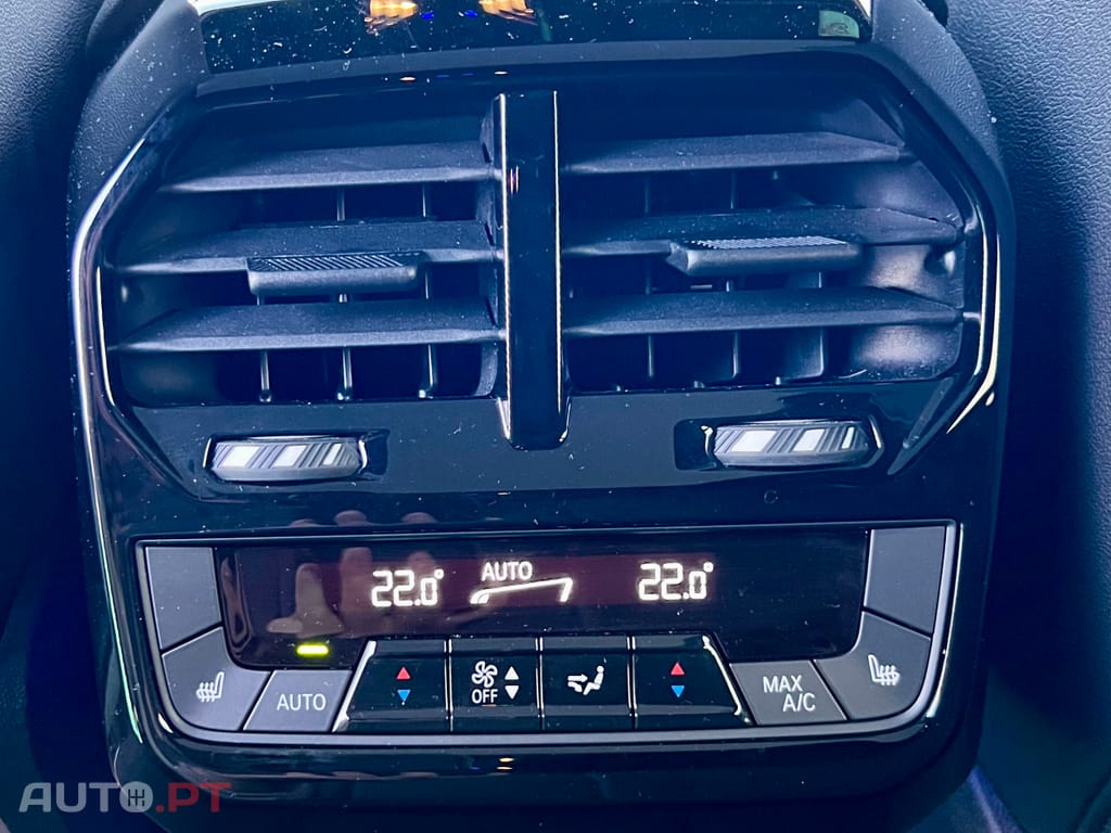 BMW iX XDrive 40