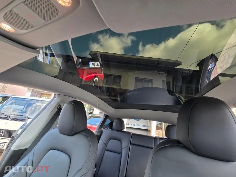 Tesla Model Y RWD