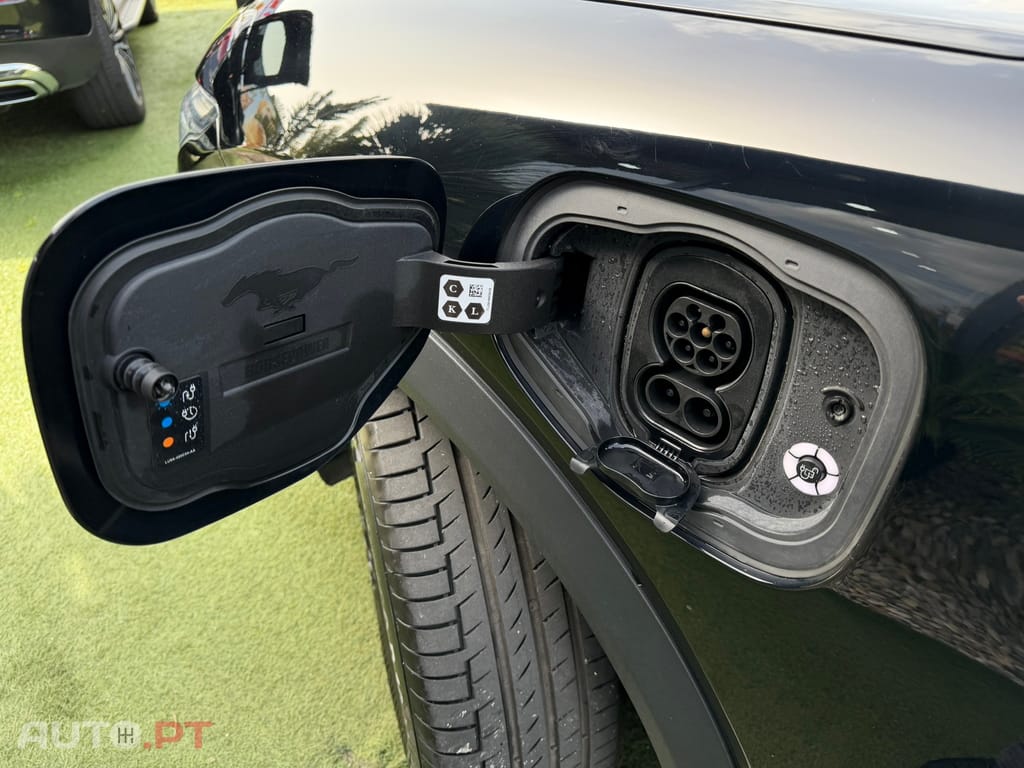 Ford Mustang Mach-E Alargada