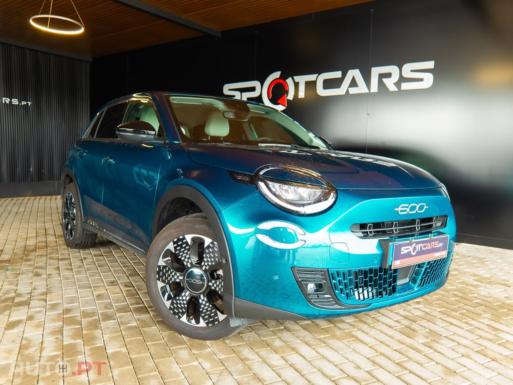 Fiat 600 1.2 Hybrid La Prima