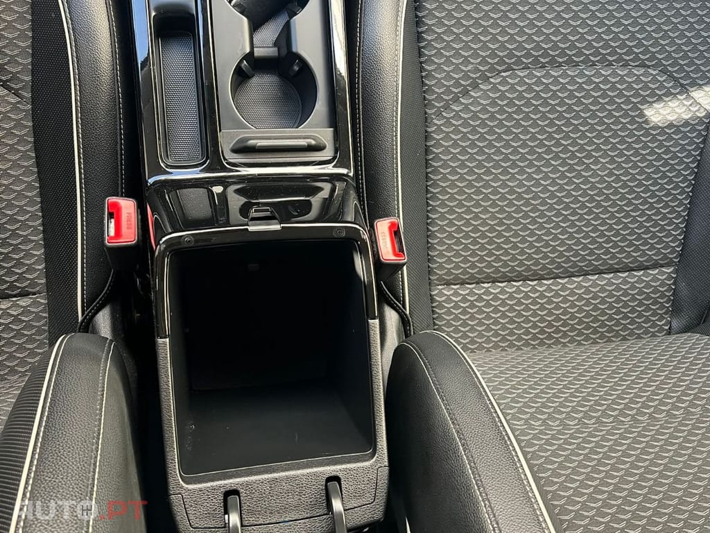 Kia Xceed HYB 1.6 GDI ISG PHEV BCK&WHT EDITION DCT6