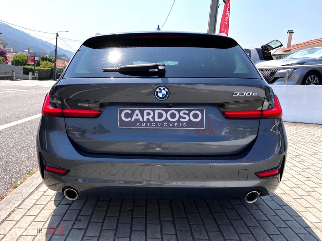 BMW 330 e Touring Auto