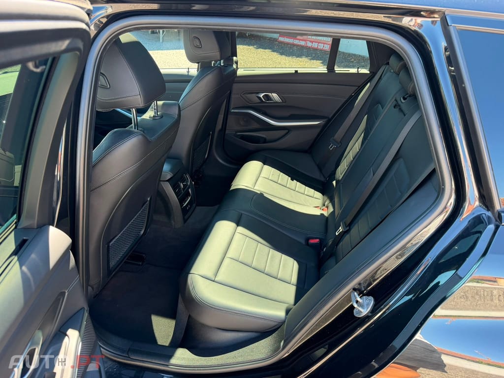 BMW 330 e Touring Pack M Auto