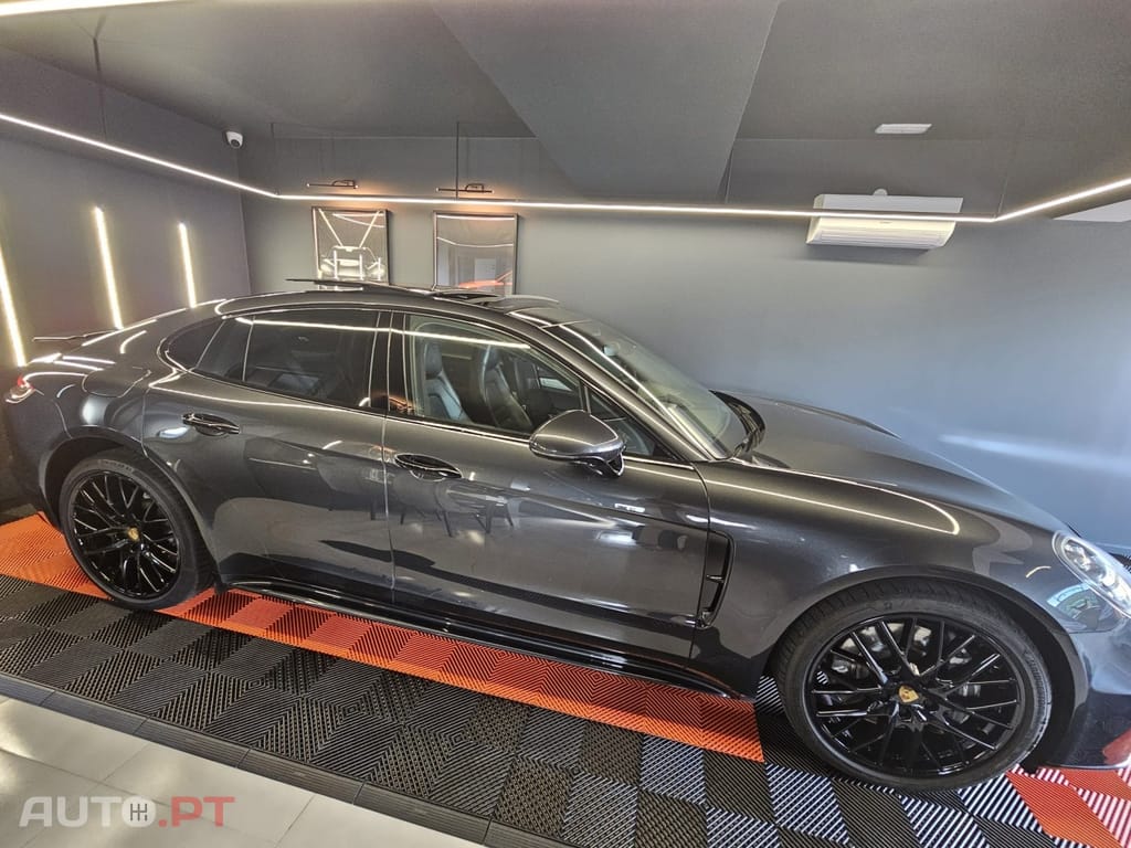 Porsche Panamera 4 E-Hybrid