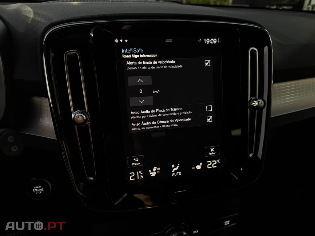 Volvo XC40 1.5 T4 PHEV Plus Dark
