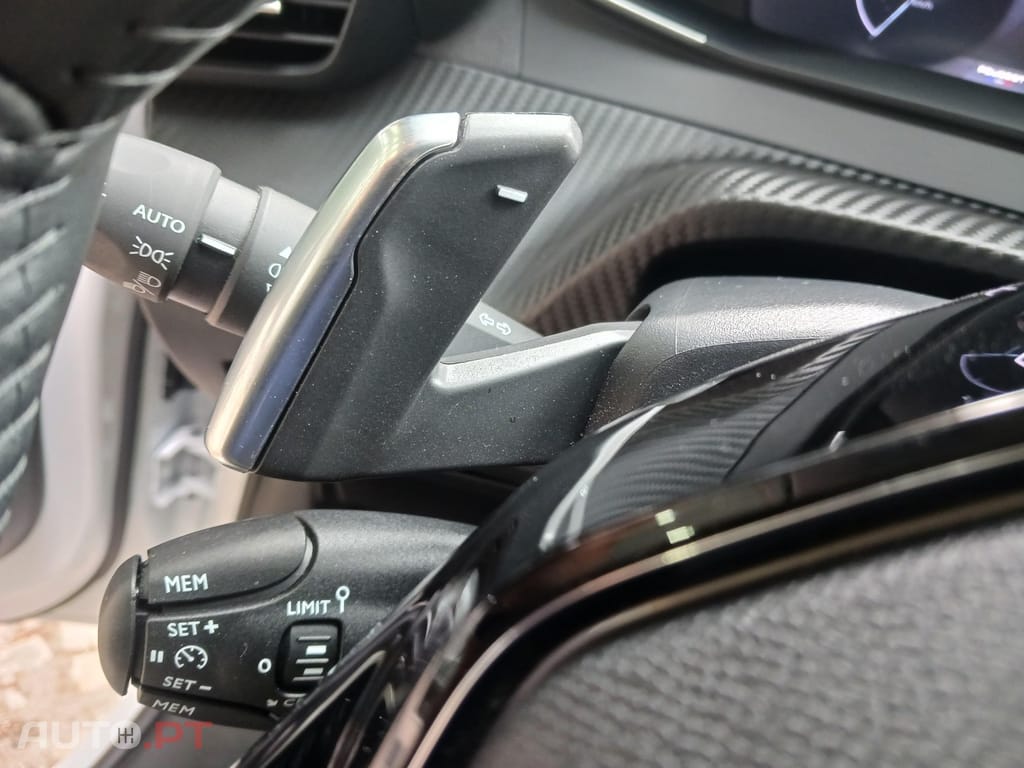 Peugeot 208 1.2 Hybrid Allure e-DCS6