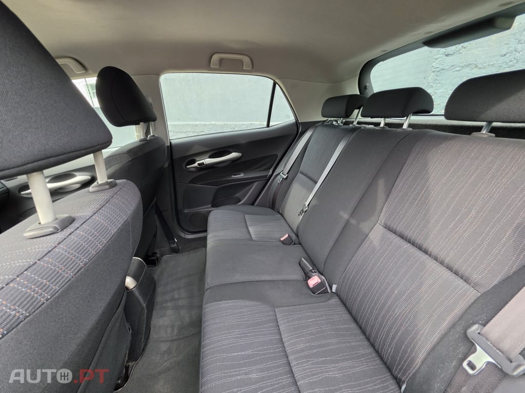 Toyota Auris 1.33 VVT-i Comfort+J16