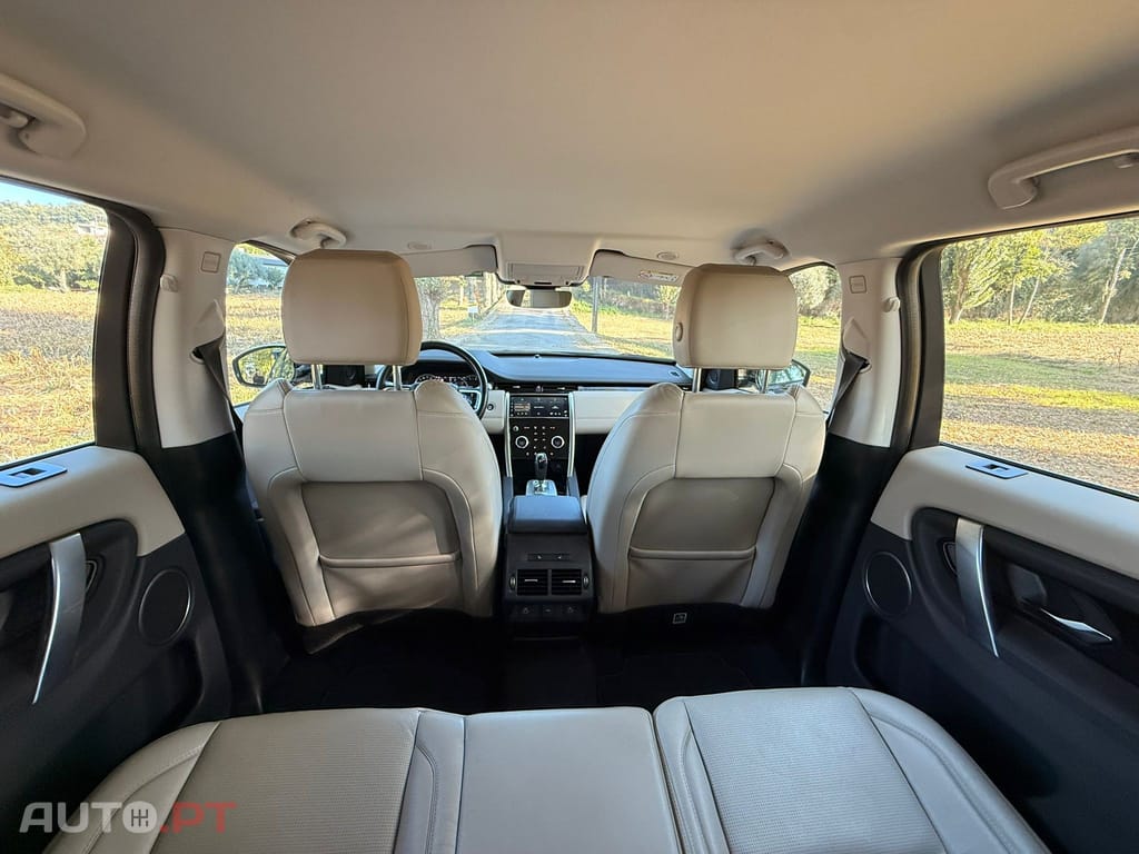Land Rover Discovery Sport P300e