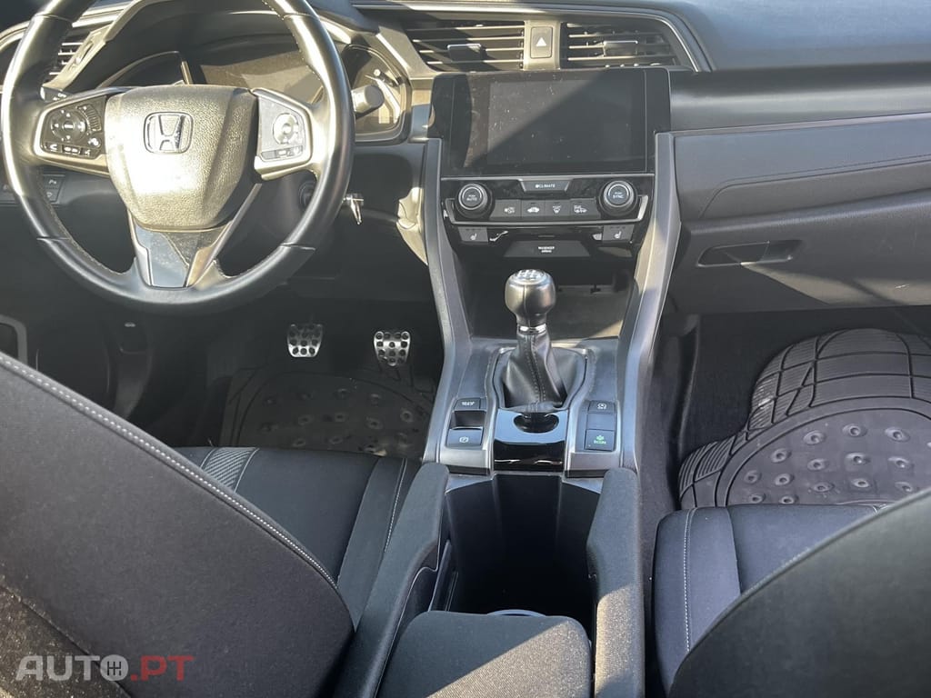 Honda Civic I-VTEC Elegance Navi
