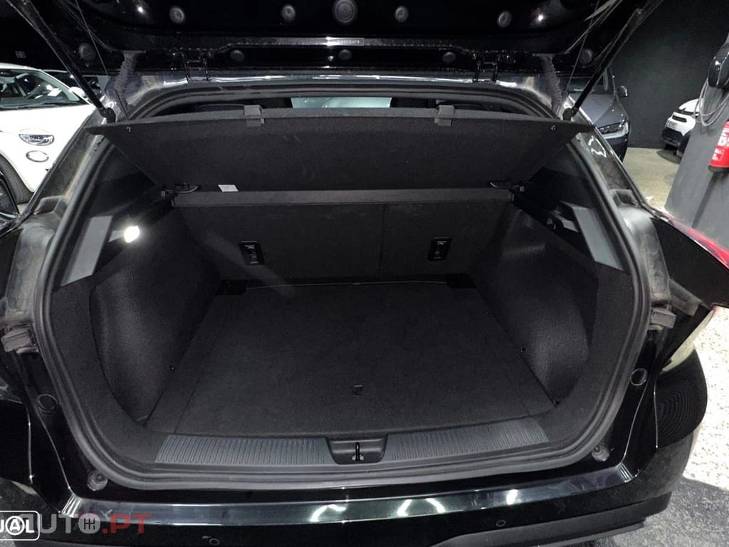 MG MG4 77 kWh Extended Range Luxury