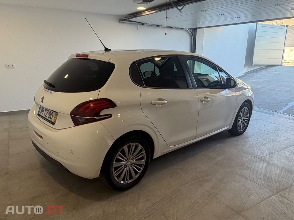 Peugeot 208 1.6 BlueHDi Style