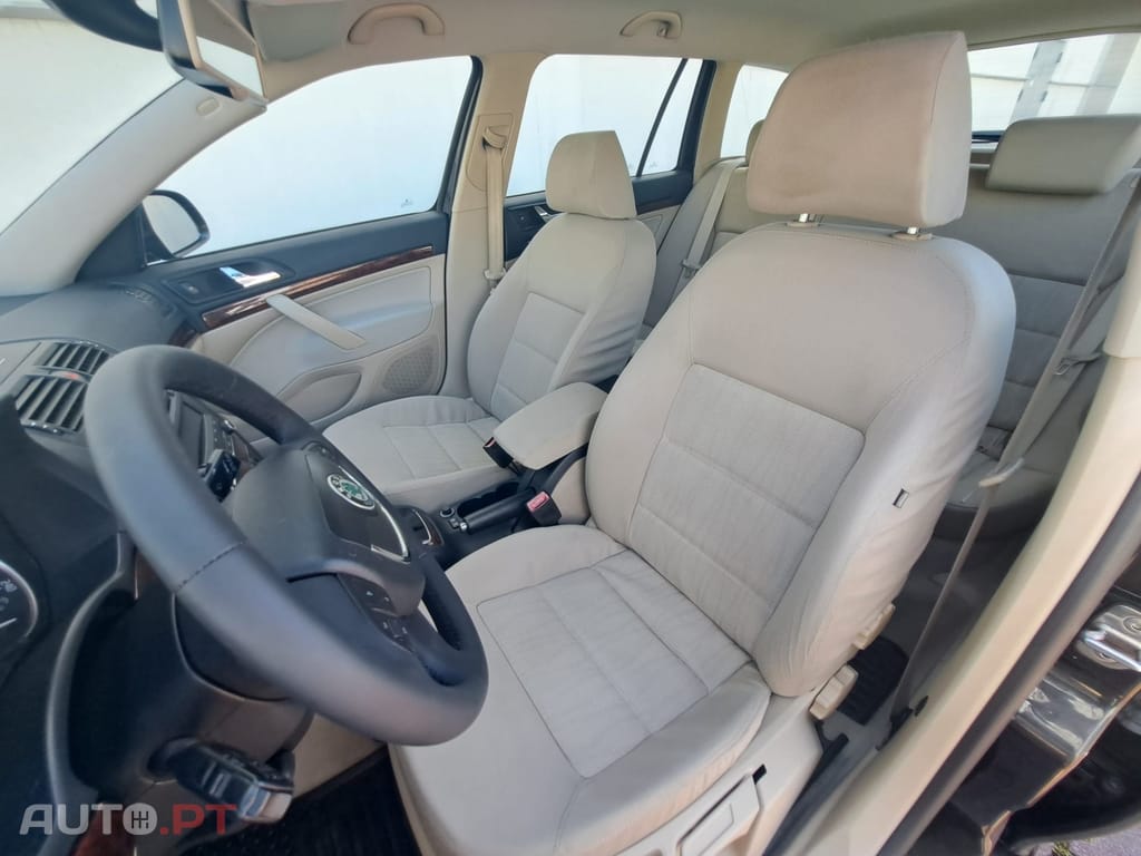 Skoda Octavia Break 1.6 TDi Elegance DSG