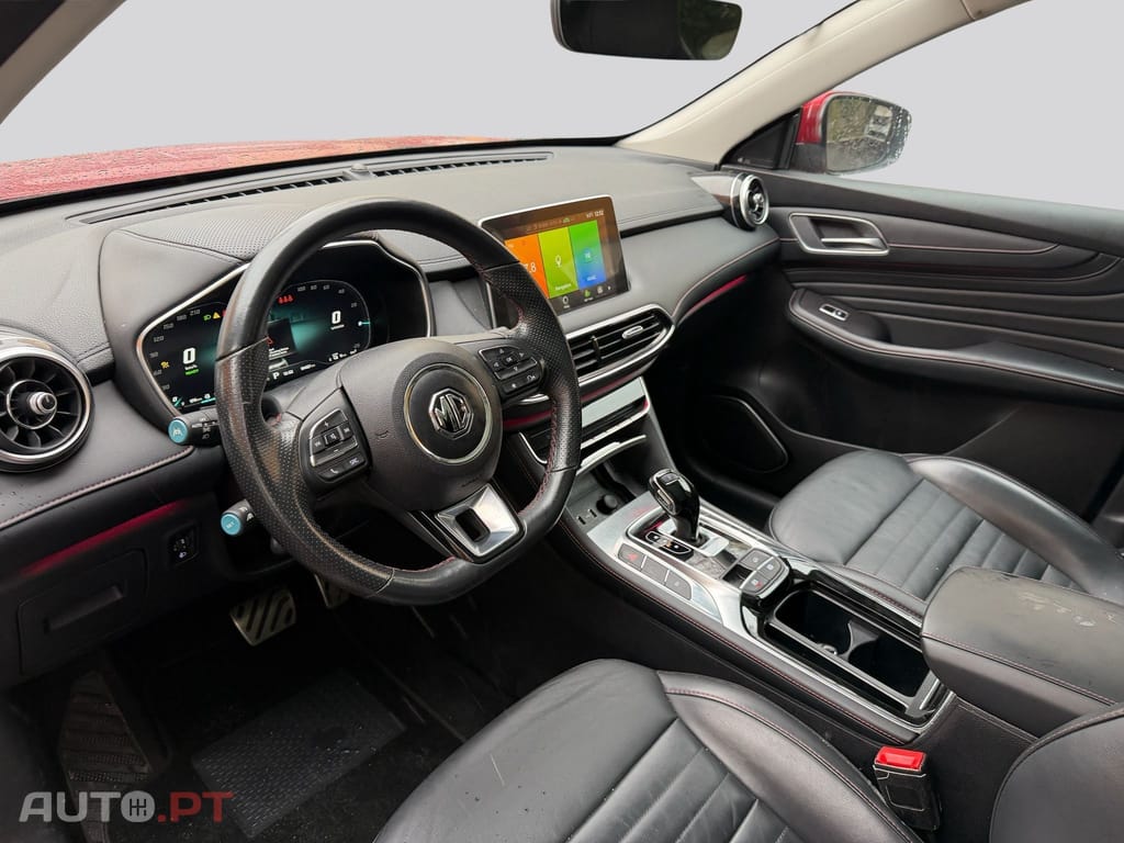 MG EHS PHEV Hybrid Luxury