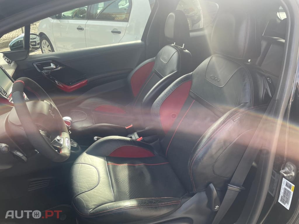 Peugeot 208 1.6 THP GTi