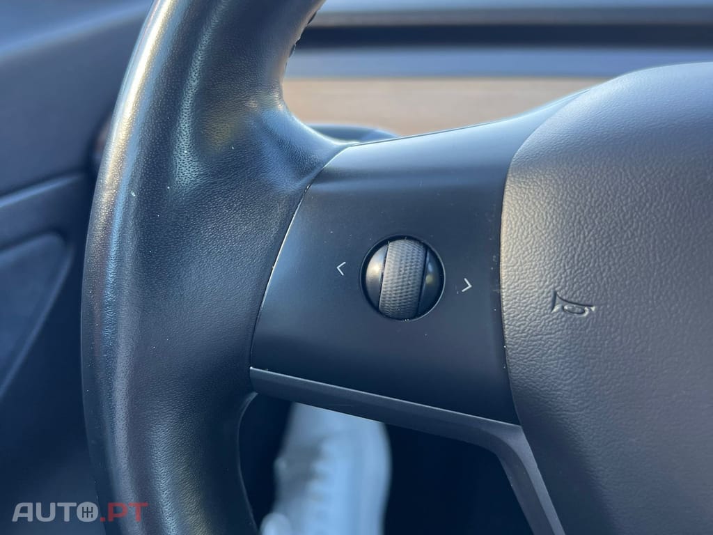 Tesla Model 3 Tração Traseira