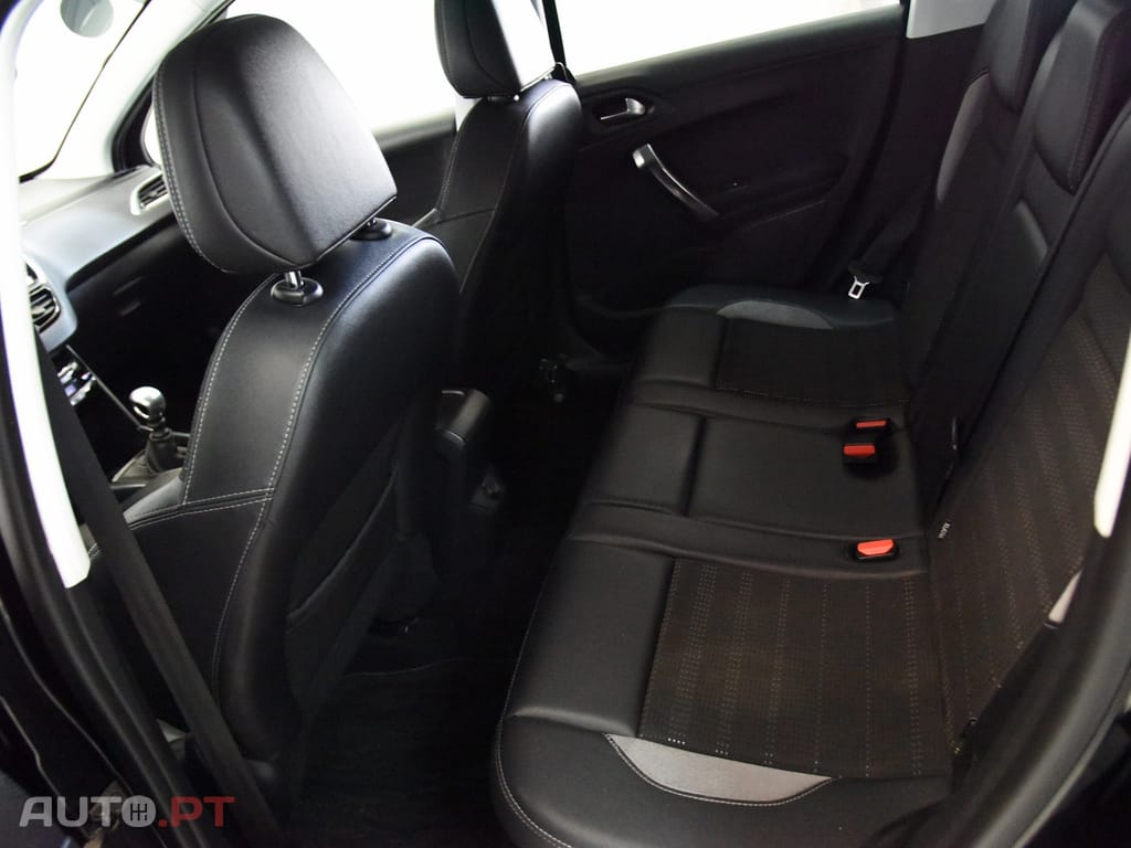 Peugeot 2008 1.6 e-HDi Allure