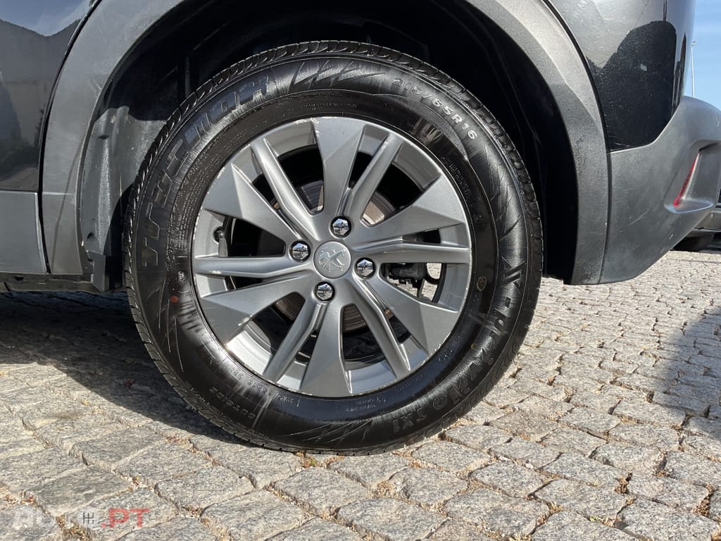 Peugeot E-2008 50 kWh Active