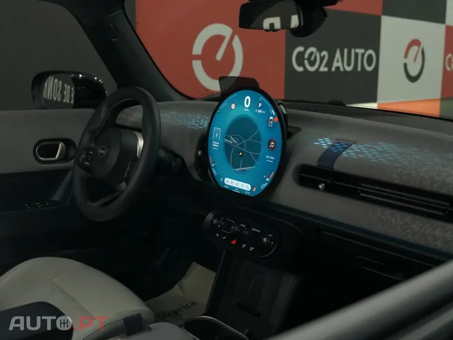 MINI Cooper Cooper C Favoured M