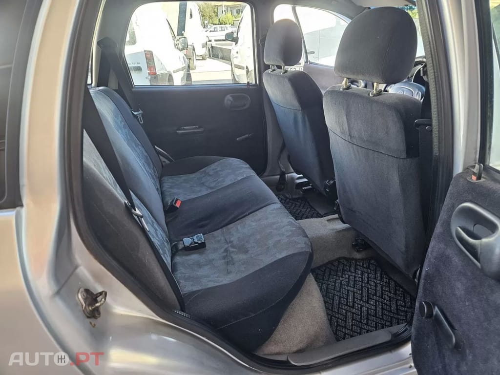 Opel Corsa 1.0 12V Confort