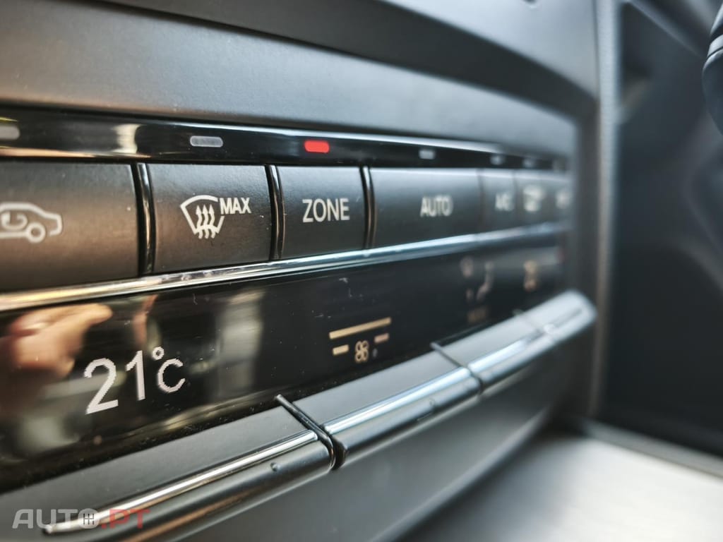 Mercedes-Benz E 250 CGI AMG LINE