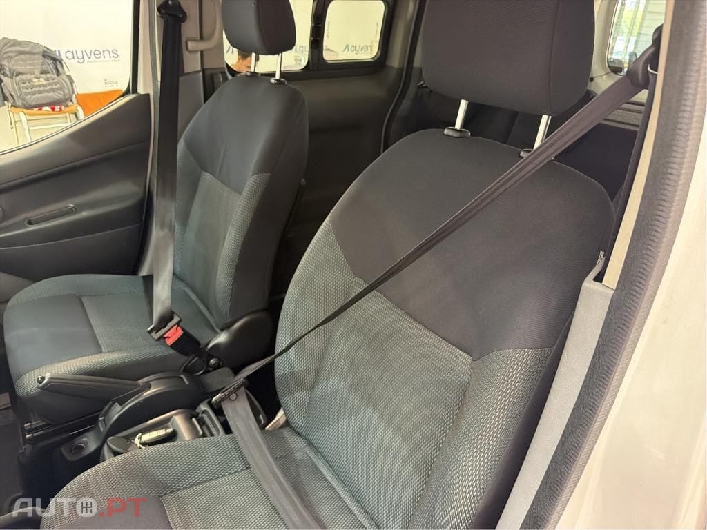 Nissan NV200