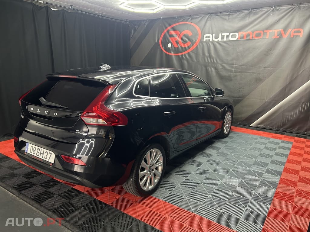 Volvo V40 1.6 D2 Eco Momentum — fotografia 4