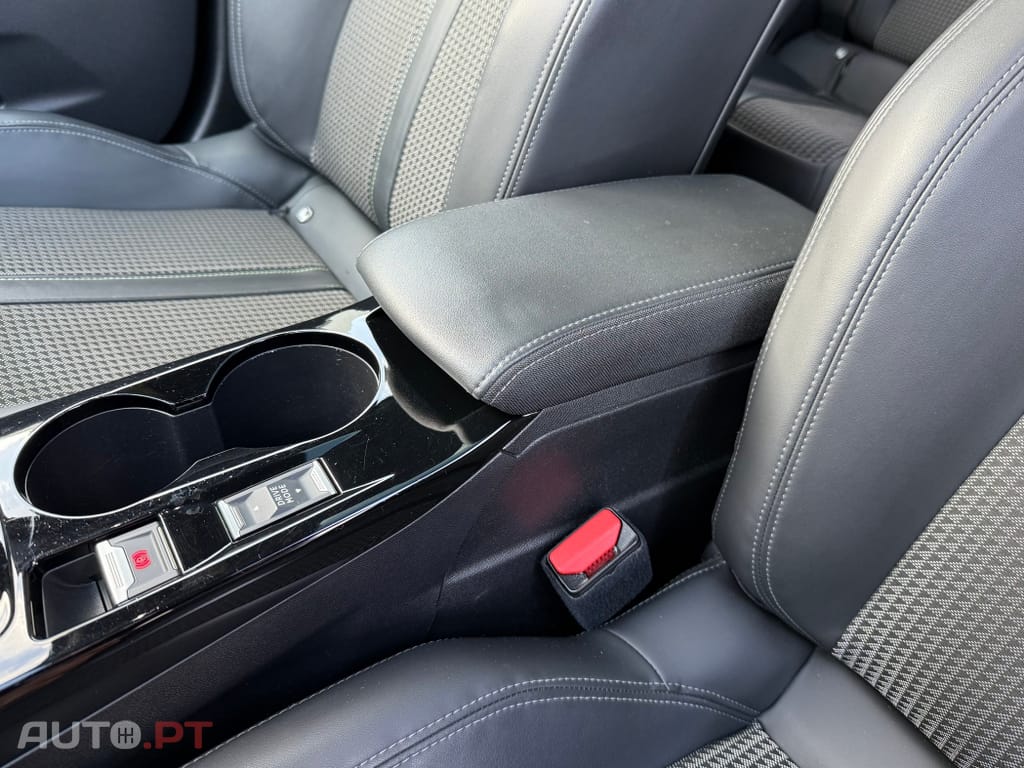 Peugeot 2008 1.2 PureTech GT Line EAT8