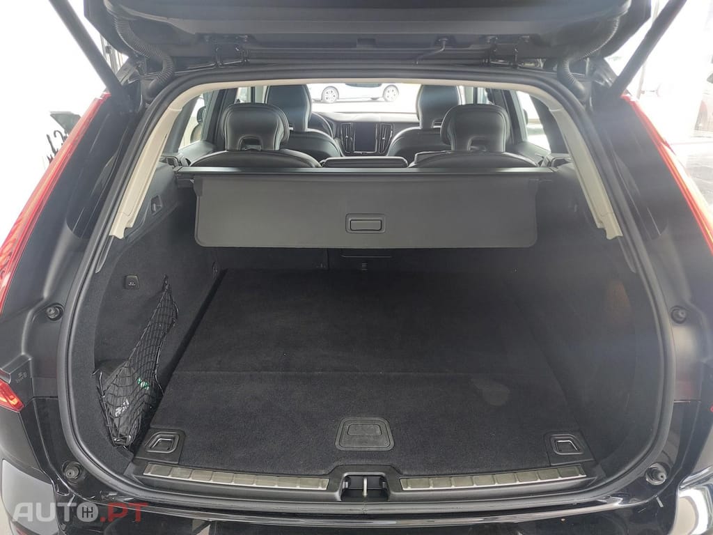 Volvo XC60 2.0 T8 PHEV Momentum AWD