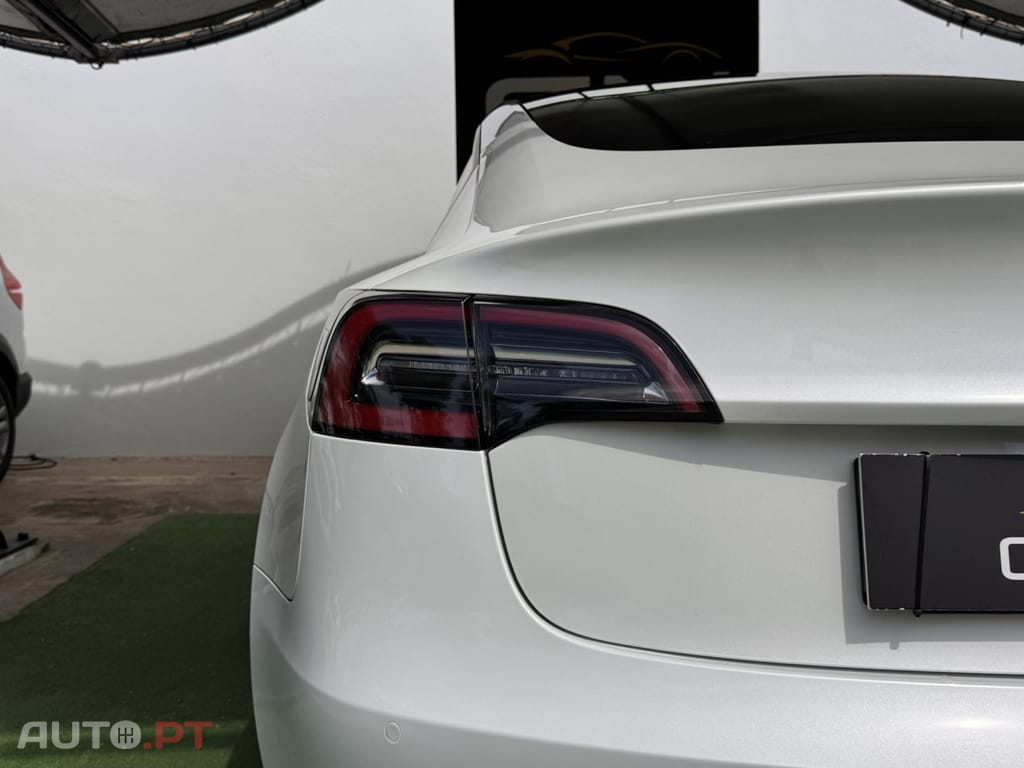 Tesla Model 3 Standard Range Plus RWD
