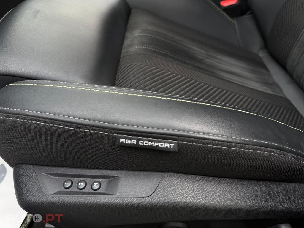 Peugeot 308 SW Peugeot 308 SW 1.6 Hybrid 225cv GT Pack e‑EAT8 • 2024 • 51.735 km • Garantia de fábrica até maio de 2027. REVISÃO OFICIAL FEITA. Viseu
