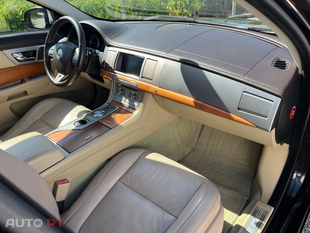 Jaguar XF 3.0 D V6 Premium Luxury
