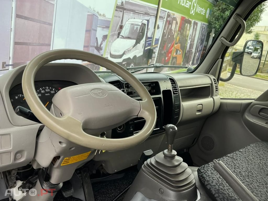 Toyota Dyna 3.0  - 144 CV  BASCULA TRIBASCULANTE