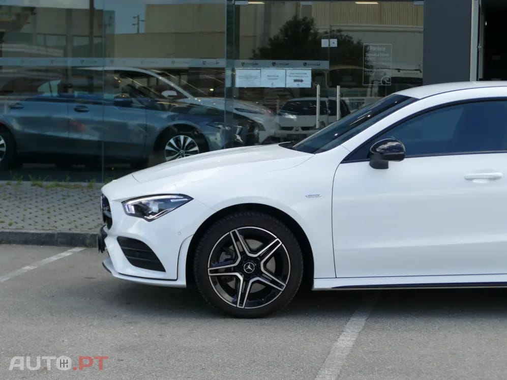 Mercedes-Benz CLA 250 e Shooting Brake AMG Line