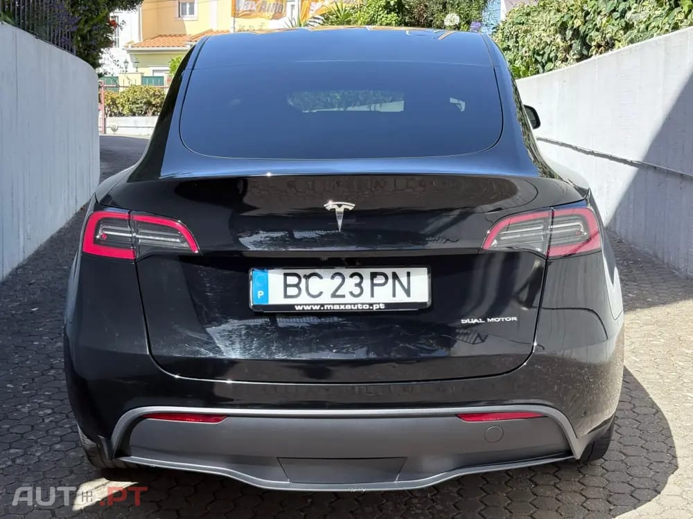Tesla Model Y Long Range Tração Integral